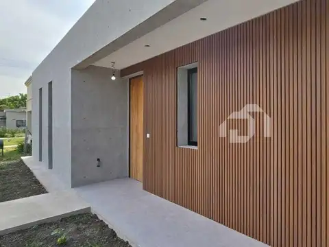 Casa en venta en Santa Elisa 100