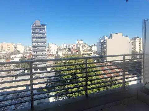Alquiler monoambiente, balcon y luz, Monte Castro 