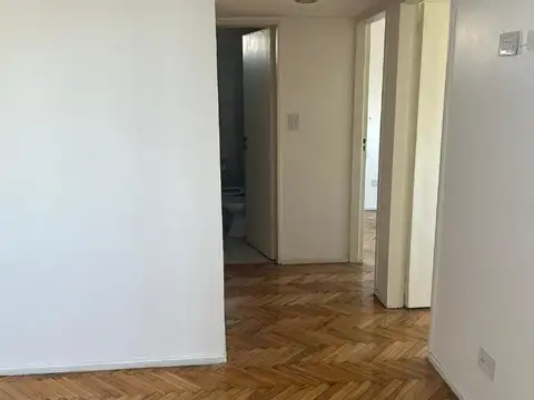 Departamento en Alquiler en Parque Chacabuco, $ 650.000