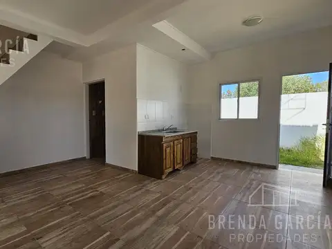 Casa 3 ambientes con 1 baño