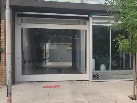 BARBARO JIMENA VENDE COCHERA DESCUBIERTA.