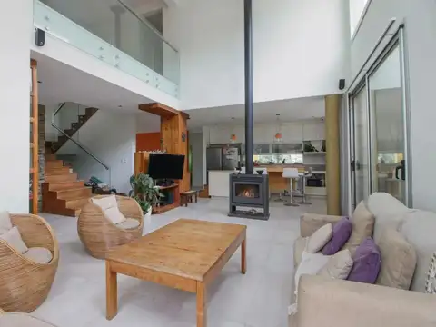 Casa Venta 7 Ambientes Cañuelas Doble Lote