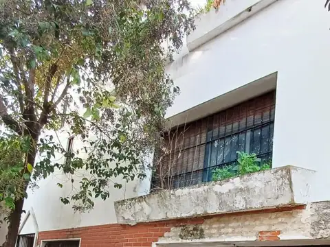CASA P/REFACCIONAR LOTE PROPIO 5 AMBIENTES GJE PATIO TZA-P. CHACABUCO