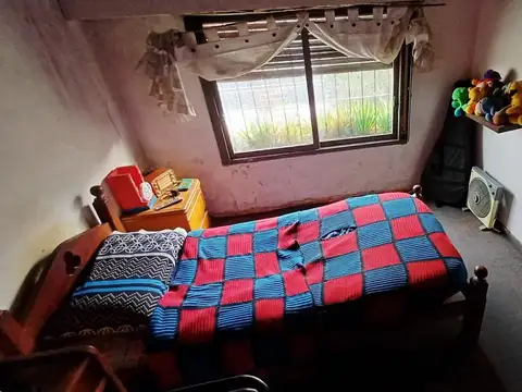 Casa 5 ambientes con 2 baños