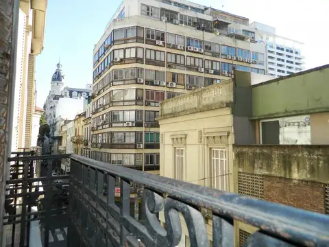 RIVADAVIA, AV. 1300
