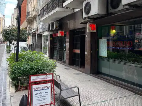 Esmeralda 700, Piso 0