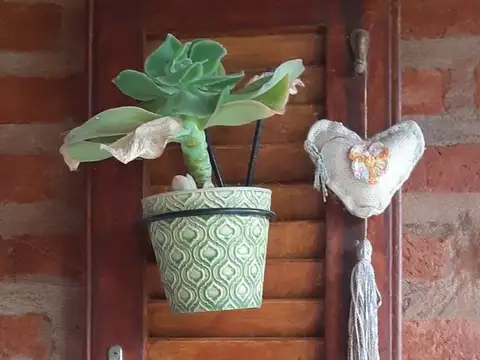 Casa 6 ambientes con 2 baños