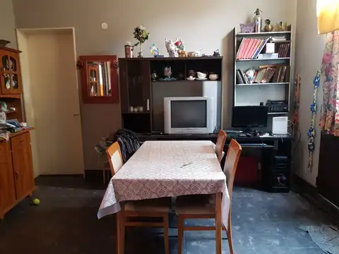 Depto Tipo Casa en Venta en Flores, USD 80.000