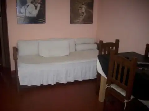 27 French , Piso 1
