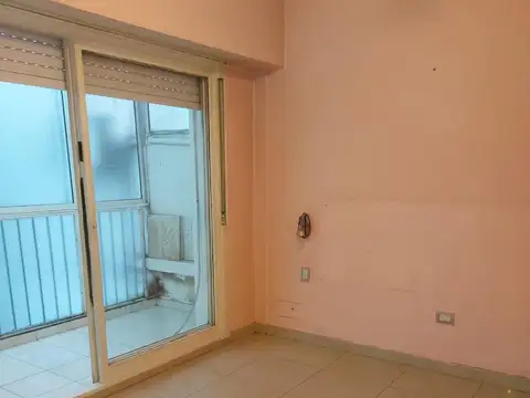 Lavalle y Av Pueyrredon- Balvanera- 2 ambientes c/fte super completo!