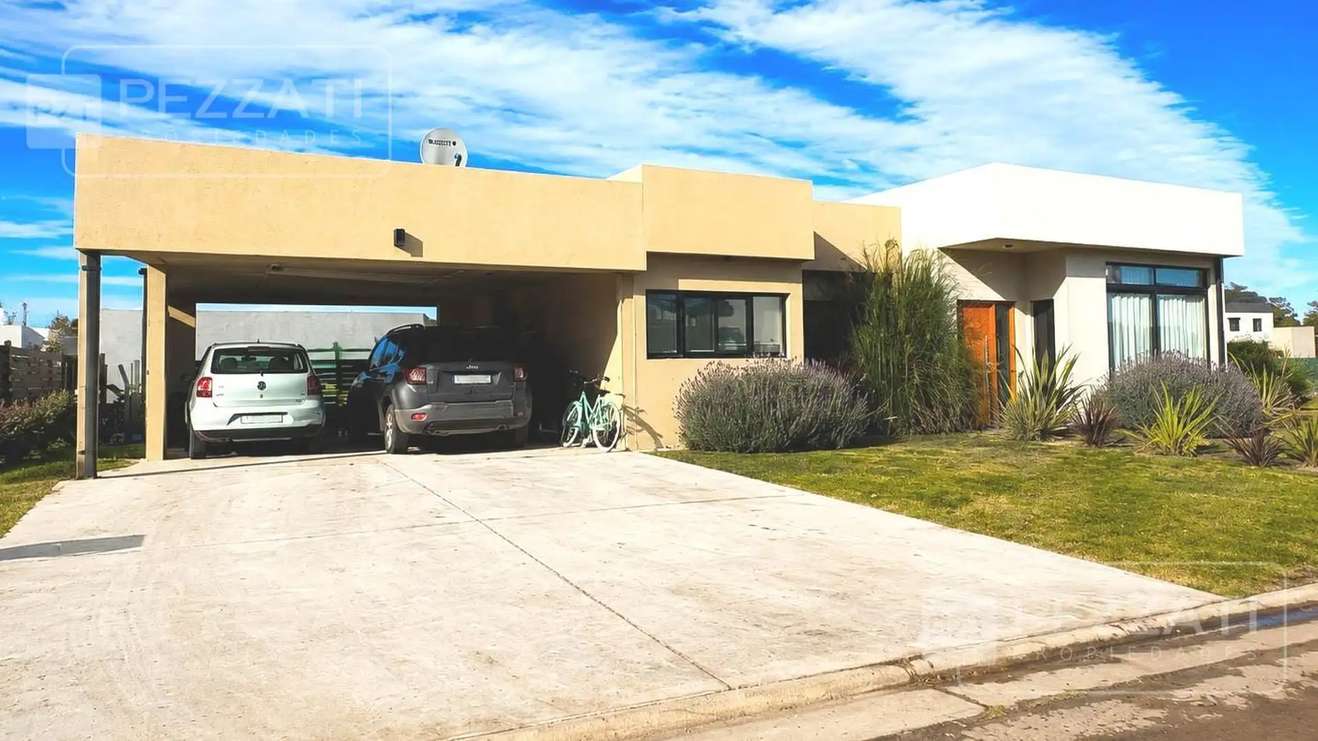 Moderno chalet en barrio cerrado Tierras del Mar. A minutos de la calle Constituciòn. Piscina climat