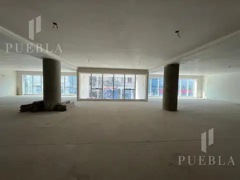 Oficina en Alquiler con 2 cocheras