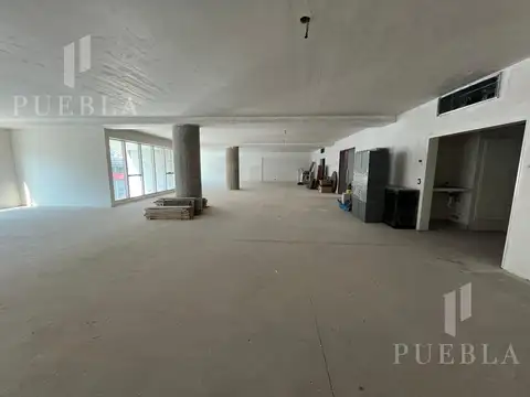 Esteban de Luca al 2200