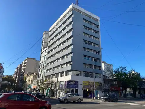 VENTA OFICINA ZONA CENTRO EXCELENTE VISTA