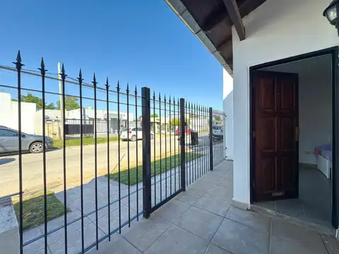 Casa 5 ambientes con 1 baño