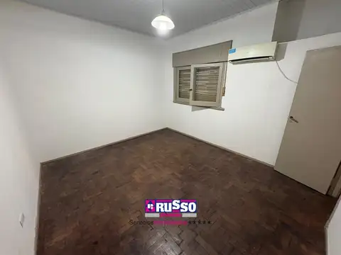 Depto Tipo Casa en Alquiler en Ramos Mejía, $ 700.000