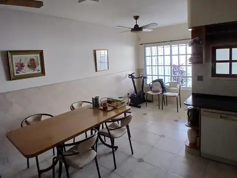 Casa 4 ambientes con 4 baños