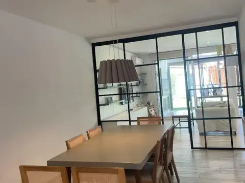 Casa 4 ambientes con 4 baños