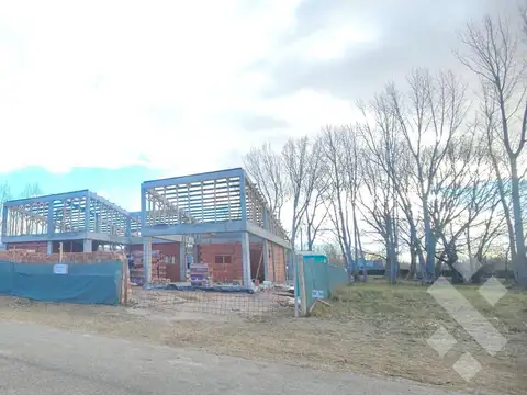 Venta Casa 3 Dormi   cochera - Los Canales de Plottier