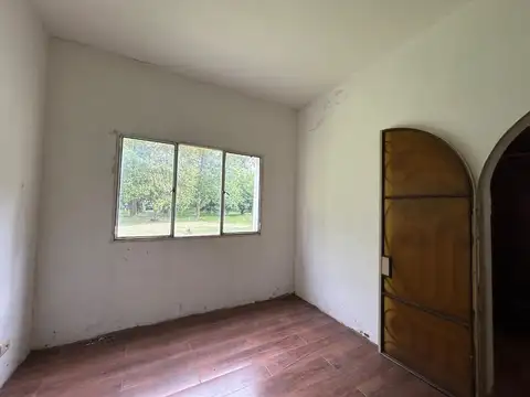 Casa  4 amb+ Viv aux+galpón P. de Robles 5390m2