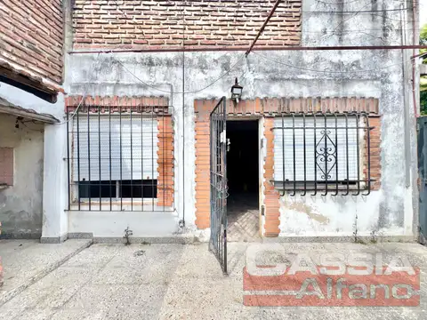 PH A CON 2 DORMITORIOS, 2 PATIOS Y TERRAZA ACCESIBLE A RECICLAR