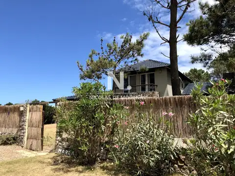 Oportunidad inigualable en Arenas de Jose Ignacio de casa en venta de 4 dormitorios 