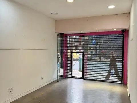 LOCAL MEDIANO EN ALQUILER -  CENTRO DE LOMAS DE ZAMORA