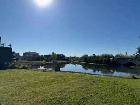Lote en venta al agua Vistas Puertos Escobar