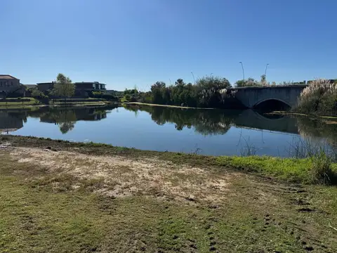 Lote en venta al agua Vistas Puertos Escobar