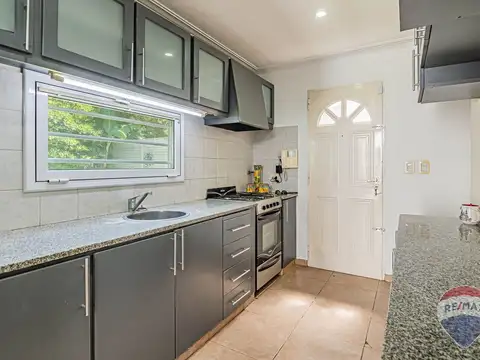 CASA EN VENTA EN GONNET