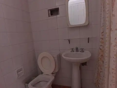 Casa 2 ambientes con 1 baño