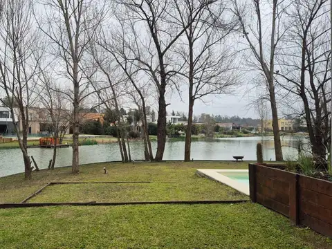 Casa en Alquiler de 3 dormitorios