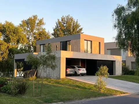 Av Libertad al 300