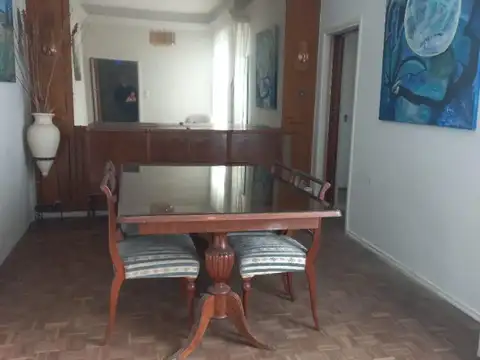 Nicasio Oroño 600, Piso 1