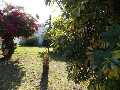 CASA VENTA ADROGUE  3 AMBIENTES EXC.UBICACION