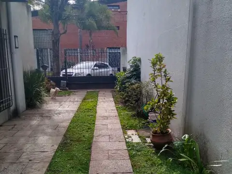 Casa en Venta con 5 cocheras