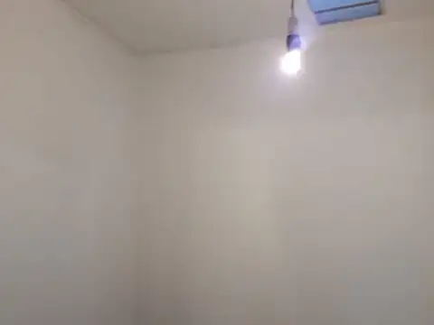 Casa de 3/4 amb, con garage pasante.-