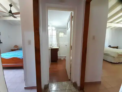 CASA EN PH DE 3 AMBIENTES CON COCHERA, TODOS LOS SERVICIOS