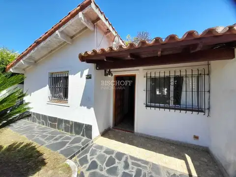 CASA EN PH DE 3 AMBIENTES CON COCHERA + DEPTO, TODOS LOS SERVICIOS