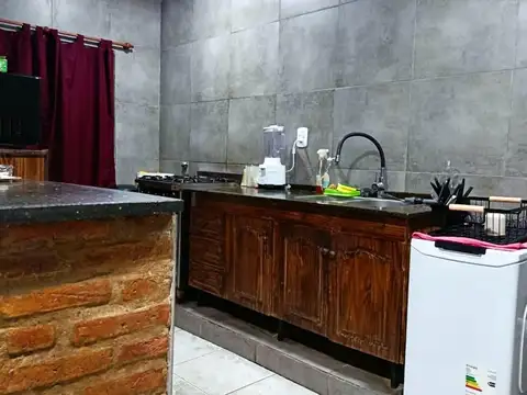 Casa 3 ambientes con 1 baño