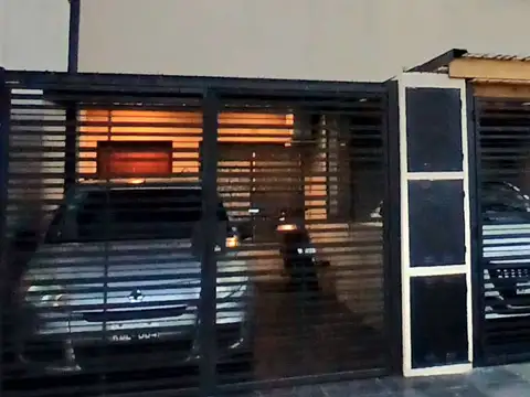EXCELENTE DUPLEX 5 AMBIENTES EN CARAPACHAY