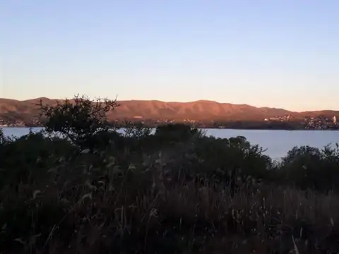 Terreno con vista eterna al lago Barrio Villa del Lago