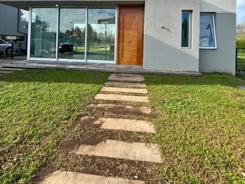 C. 163 7887, Guillermo Enrique Hudson, Provincia de Buenos Aires, Argentina , Piso No definido