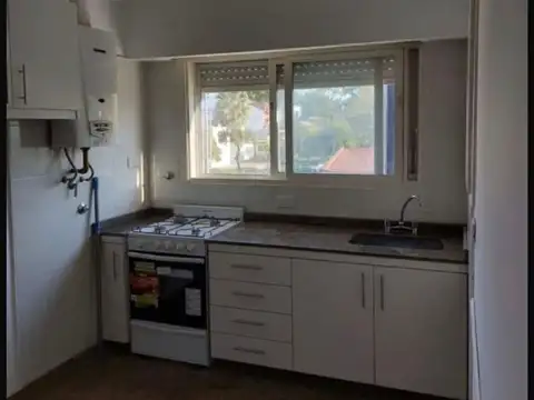 Depto Tipo Casa 3 ambientes con 2 baños