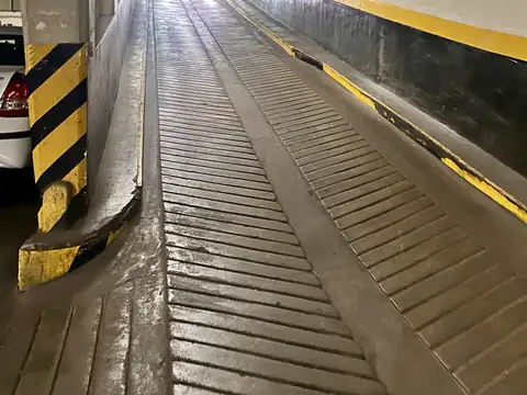 COCHERA  EN VENTA