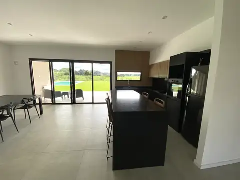 Casa en Venta en Haras Santa Maria, USD 315.000