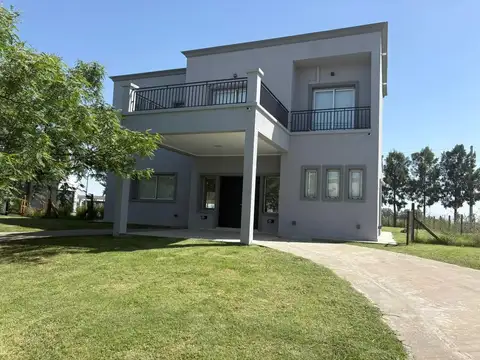 Casa en alquiler en Canning Barrio San Lucas