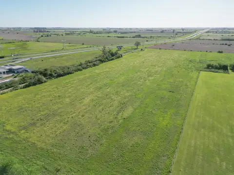 Campo, 54 has. Roldán