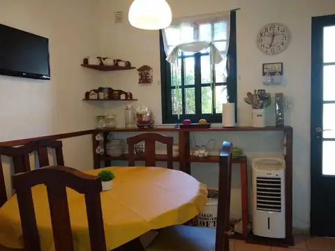 Excelente Duplex  3 Amb con Cochera y Jardín en Venta