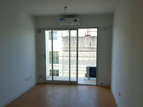 Alquiler Excelente Departamennto de 2 Ambientes con Balcón en Colegiales